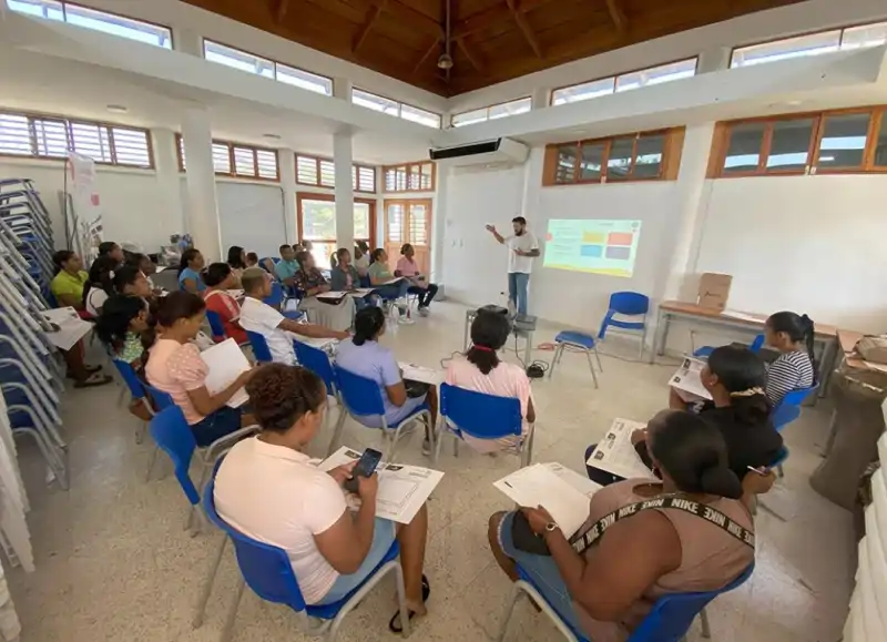Espacios de educación y formación comunitaria